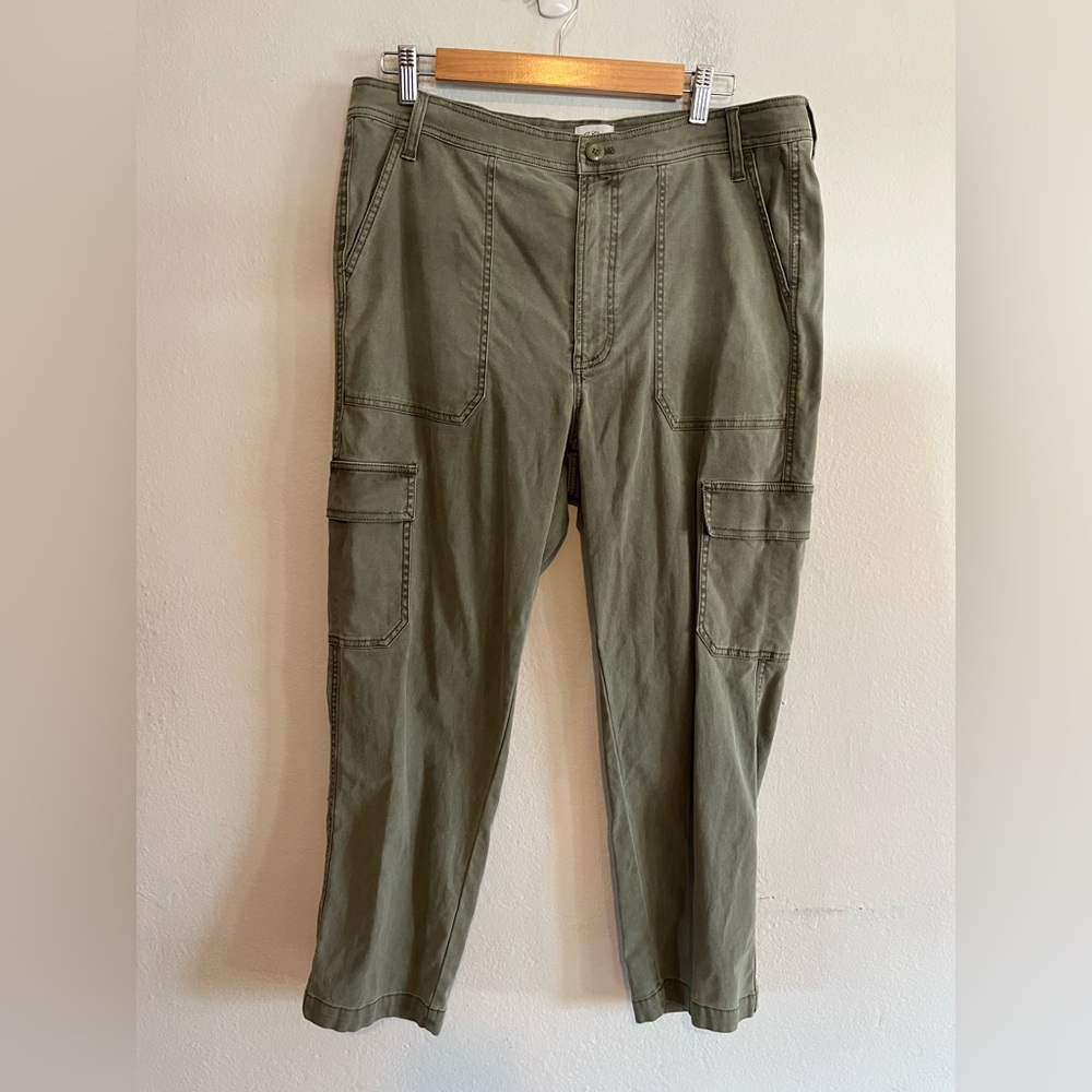 J. CREW The New Straight Leg Cargo Pant Khaki Green Size 31 AB590